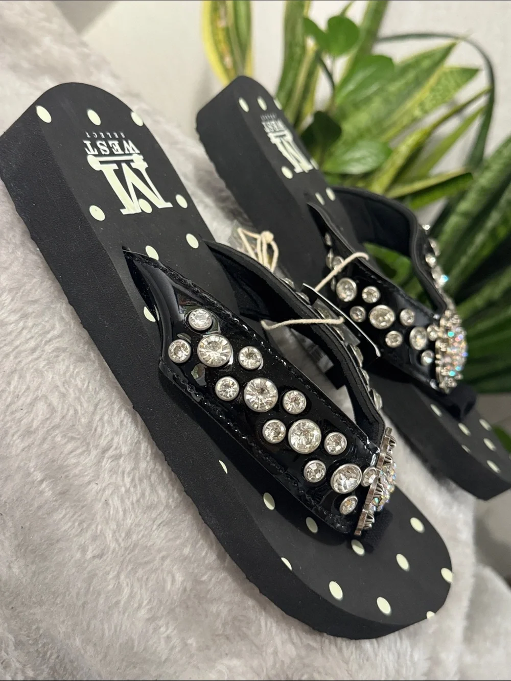 Montana West Black Rhinestone Embellished Flip Flop Sandals-New! Women's Size 8